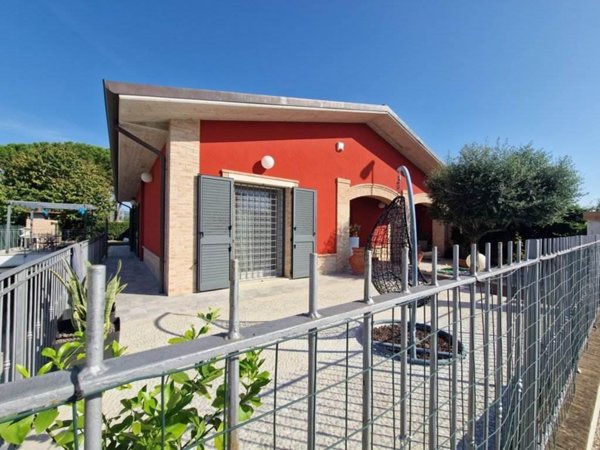 casa indipendente in vendita ad Assisi in zona Petrignano