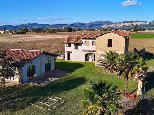 casa indipendente in vendita ad Assisi in zona Tordandrea