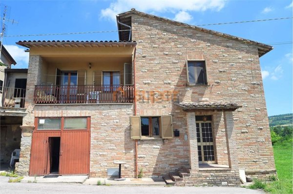 casa indipendente in vendita ad Assisi in zona Torchiagina