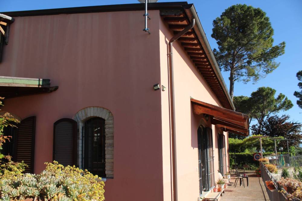 casa indipendente in vendita ad Assisi