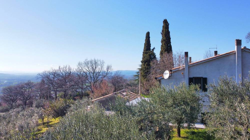 casa indipendente in vendita ad Assisi in zona Viole