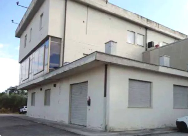 negozio in vendita ad Assisi