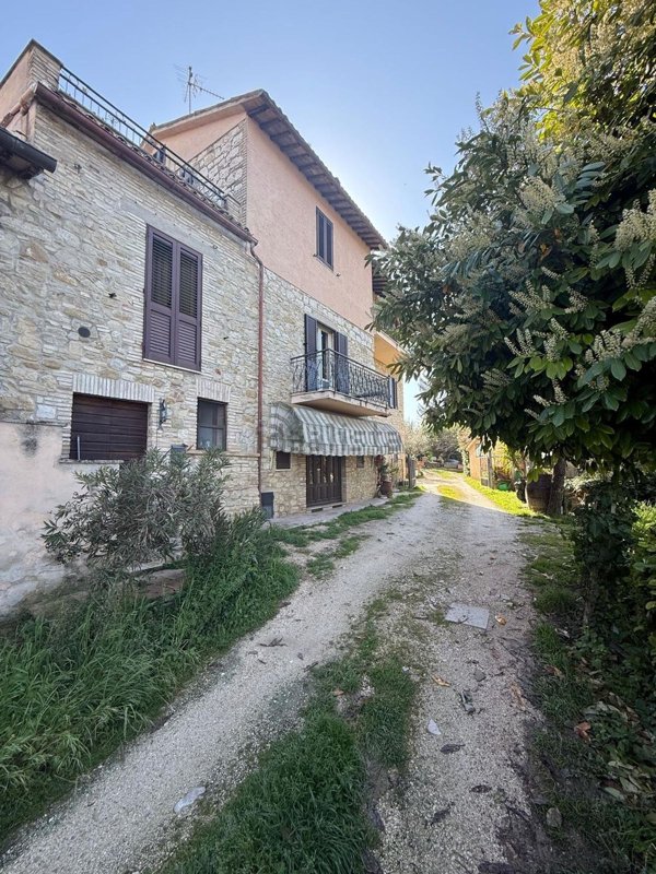 appartamento in vendita ad Assisi