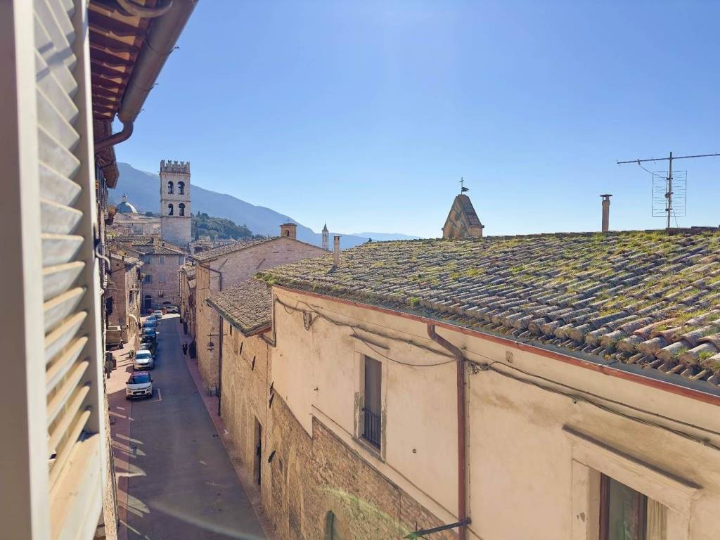 casa indipendente in vendita ad Assisi in zona Palazzo