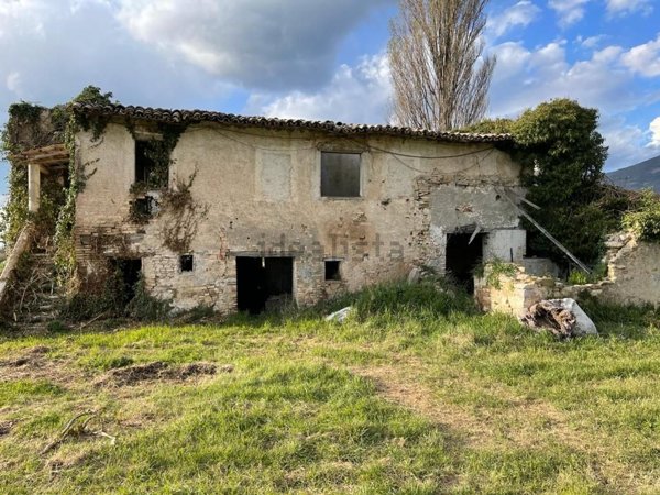 casa indipendente in vendita ad Assisi