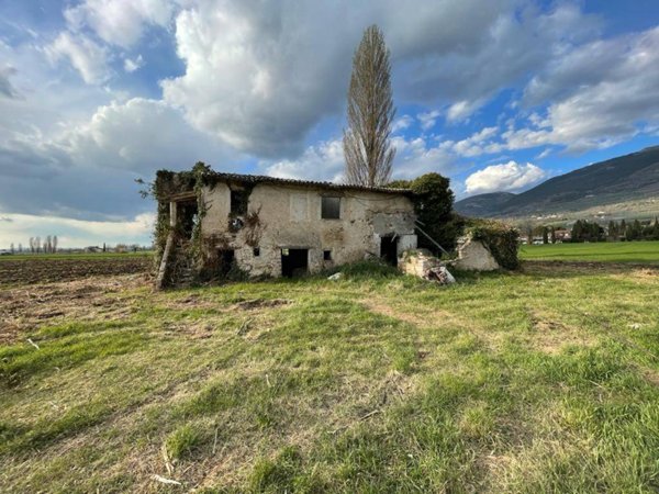 casa indipendente in vendita ad Assisi