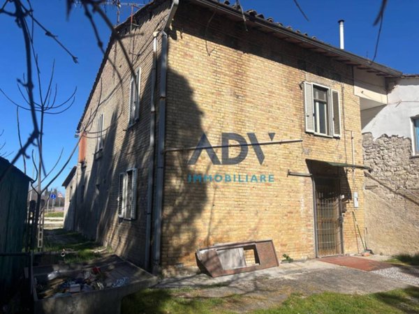 casa indipendente in vendita ad Assisi in zona Rivotorto