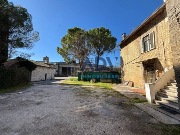 casa indipendente in vendita ad Assisi in zona Rivotorto