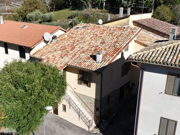 casa indipendente in vendita ad Assisi in zona Porziano