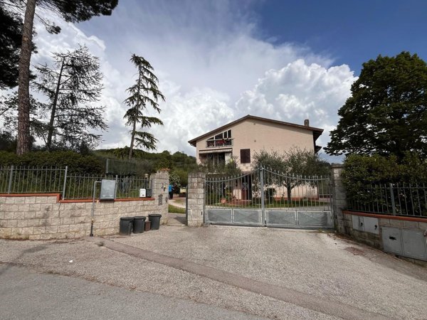 appartamento in vendita ad Assisi in zona Palazzo