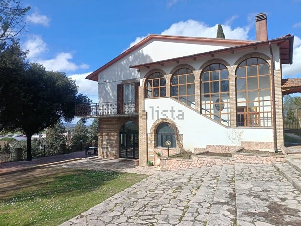 casa indipendente in vendita ad Assisi