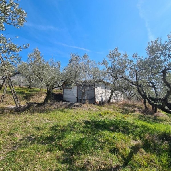 terreno edificabile in vendita ad Assisi in zona Armenzano