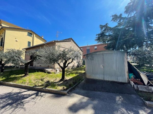 casa indipendente in vendita ad Assisi in zona Santa Maria degli Angeli