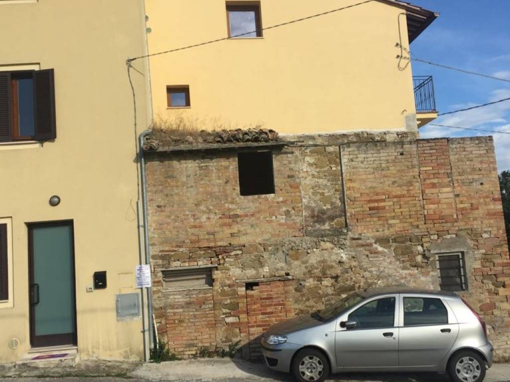 casa indipendente in vendita ad Assisi in zona Palazzo