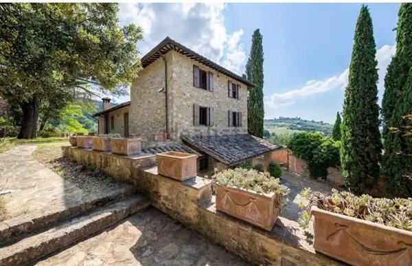 casa indipendente in vendita ad Assisi in zona Petrignano