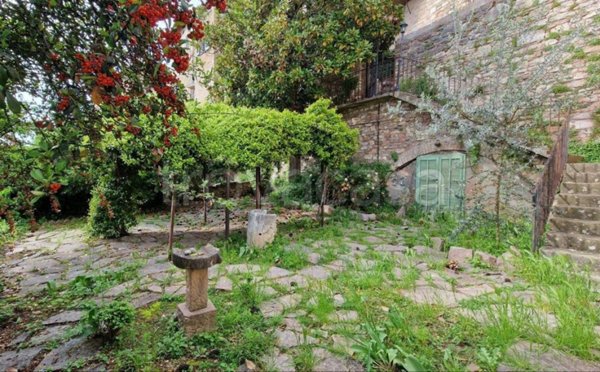 casa indipendente in vendita ad Assisi