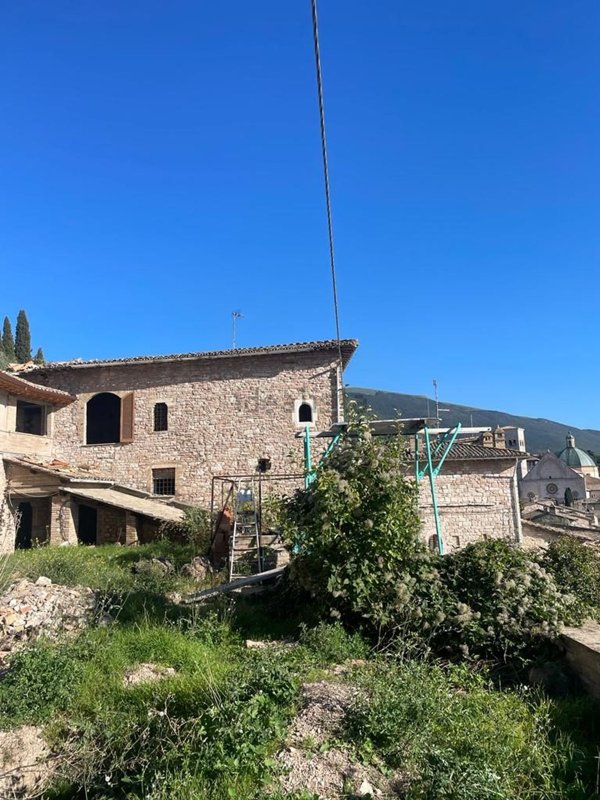 casa indipendente in vendita ad Assisi
