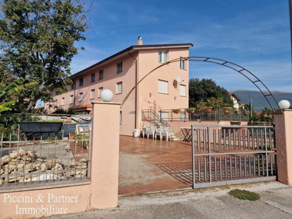casa indipendente in vendita ad Assisi in zona Santa Maria degli Angeli