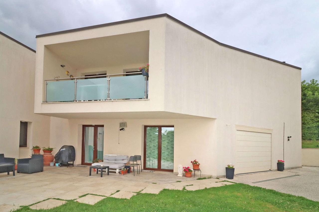 casa indipendente in vendita ad Assisi in zona Palazzo