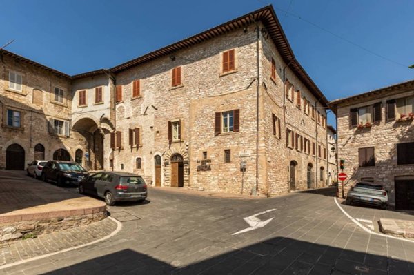 casa indipendente in vendita ad Assisi in zona Palazzo
