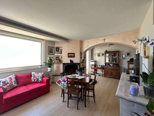 casa indipendente in vendita ad Assisi in zona Castelnuovo