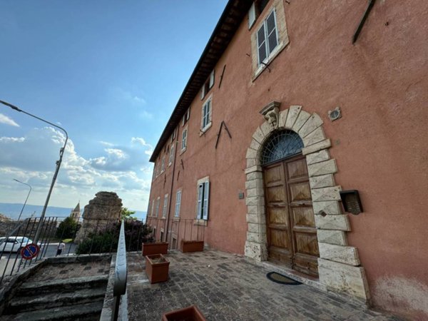 appartamento in vendita ad Assisi in zona Palazzo