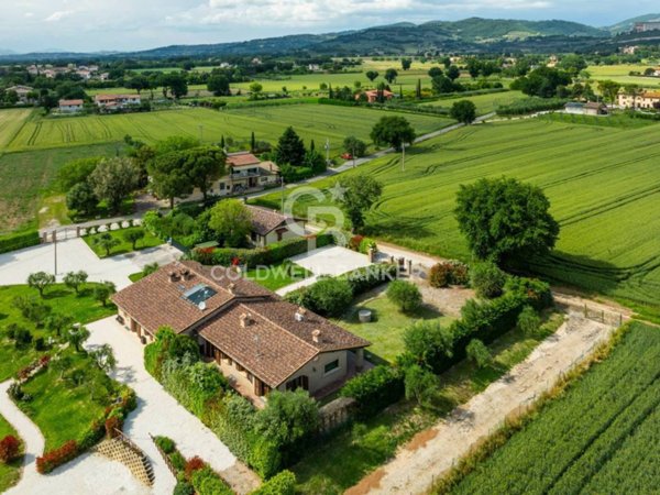 casa indipendente in vendita ad Assisi