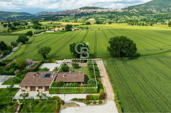 casa indipendente in vendita ad Assisi