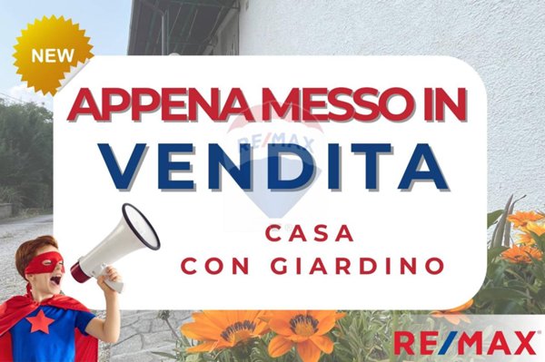 casa indipendente in vendita ad Assisi in zona Rivotorto