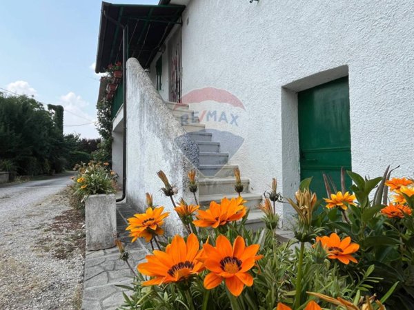 casa indipendente in vendita ad Assisi in zona Rivotorto
