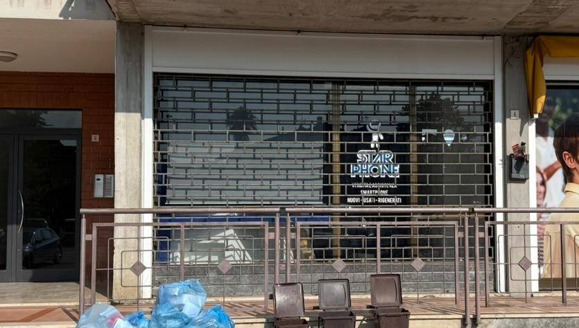 negozio in vendita ad Assisi in zona Capodacqua