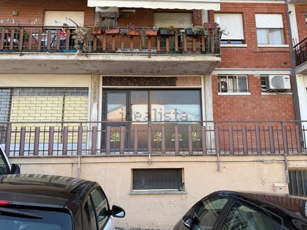 locale commerciale in vendita ad Assisi