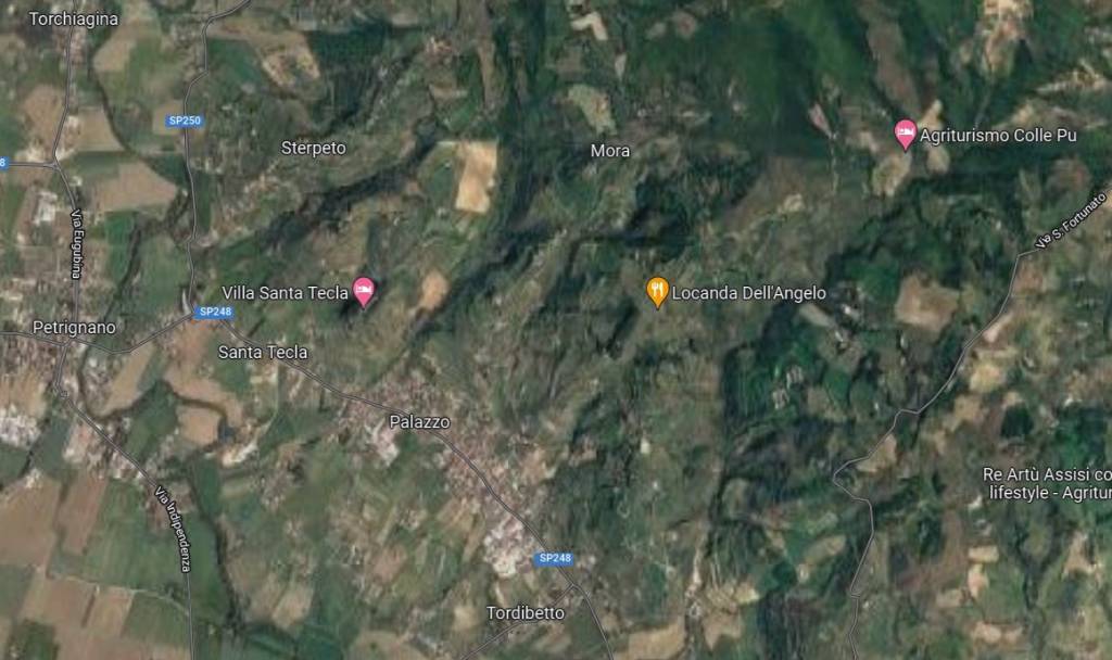 casa indipendente in vendita ad Assisi in zona Petrignano