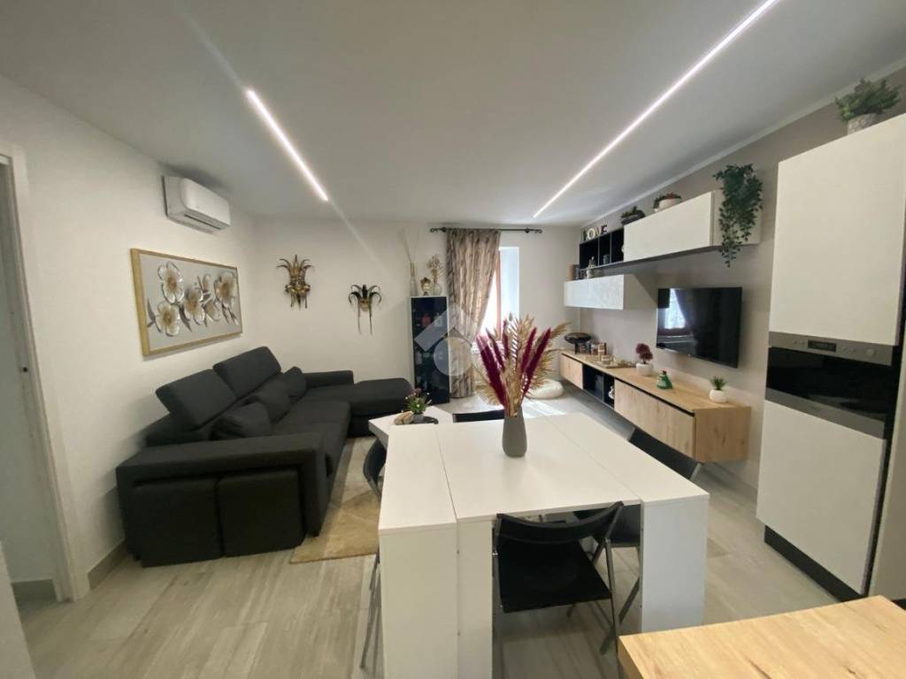 casa indipendente in vendita ad Assisi in zona Palazzo
