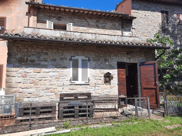 casa indipendente in vendita ad Assisi