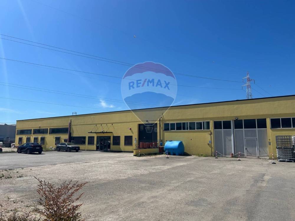 capannone in vendita ad Assisi in zona Santa Maria degli Angeli