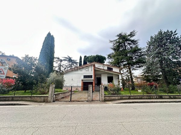casa indipendente in vendita ad Assisi