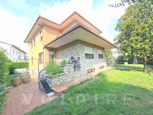 casa indipendente in vendita ad Assisi in zona Santa Maria degli Angeli