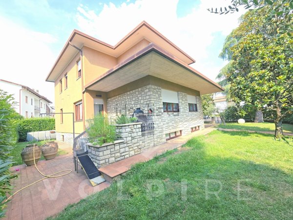 casa indipendente in vendita ad Assisi in zona Santa Maria degli Angeli