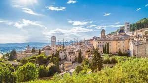 quadrivano in vendita ad Assisi