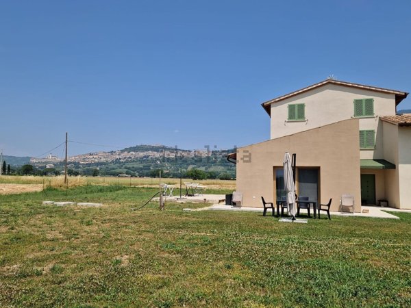 casa indipendente in vendita ad Assisi