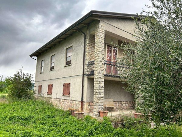 casa indipendente in vendita ad Assisi in zona Tordandrea