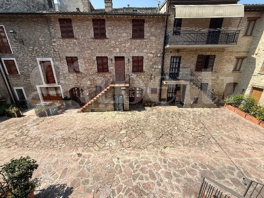 casa indipendente in vendita ad Assisi in zona Tordandrea