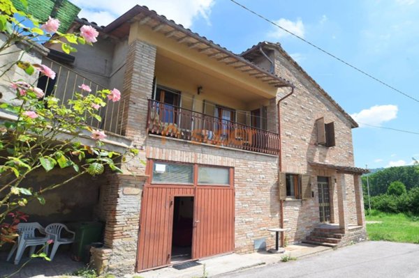 casa indipendente in vendita ad Assisi in zona Torchiagina