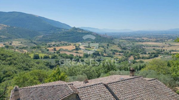 casa indipendente in vendita ad Assisi