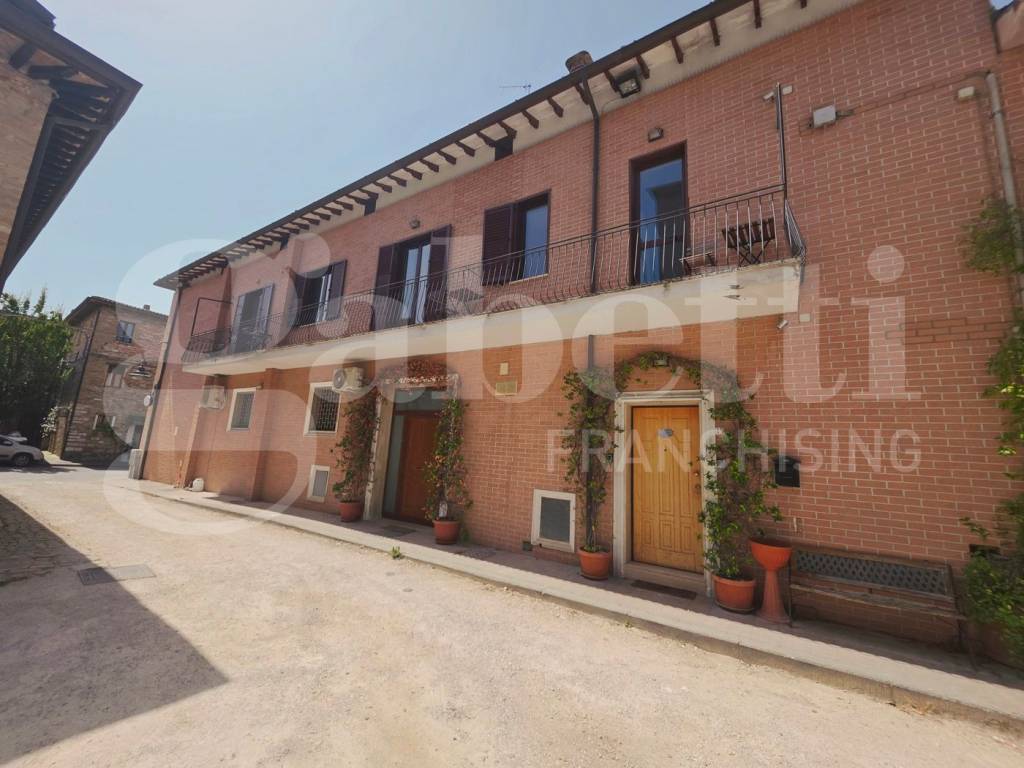 casa indipendente in vendita ad Assisi in zona Santa Maria degli Angeli