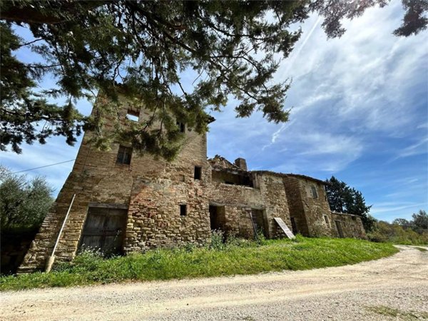 casale in vendita ad Assisi in zona Sterpeto