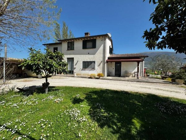 appartamento in vendita ad Assisi in zona Tordandrea