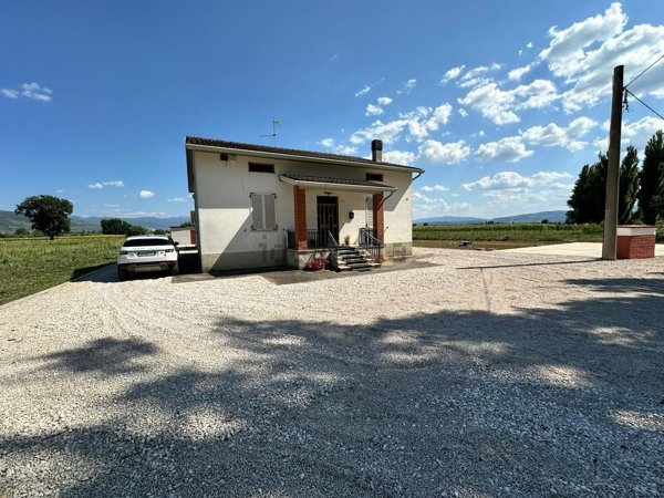 casa indipendente in vendita ad Assisi