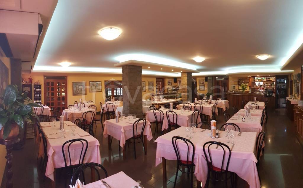 negozio in vendita ad Assisi